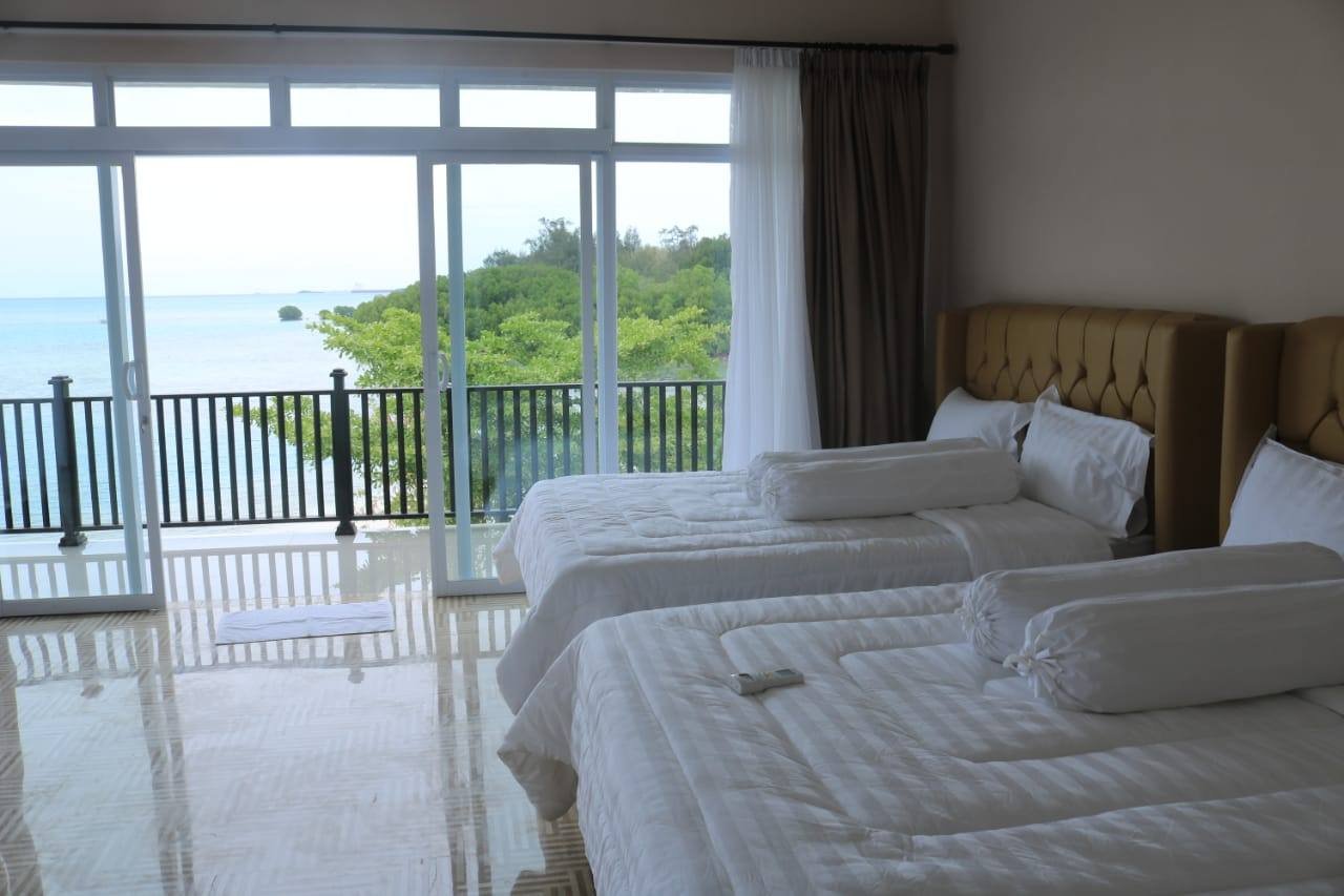 double bed pulau h
